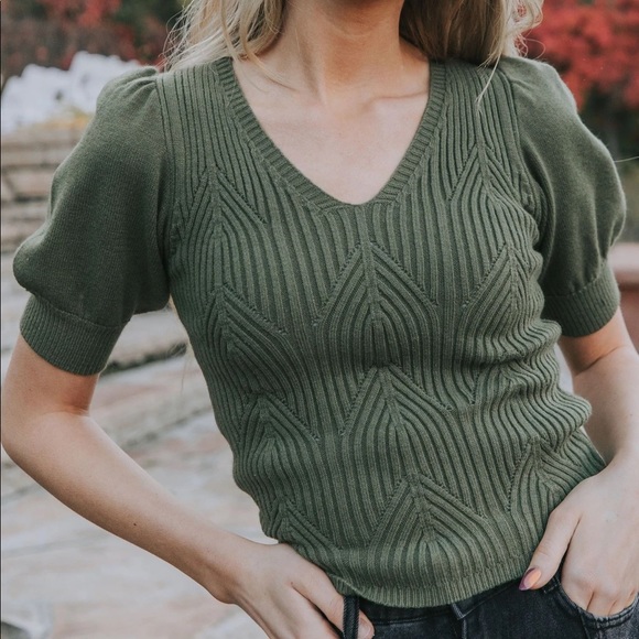 Brand New from One Loved Babe ~ Olive Green Blouse with Puffy Sleeves ~ Medium - Picture 2 of 8